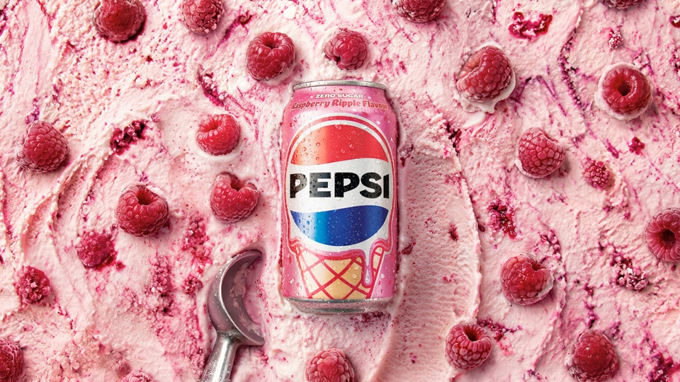 01-pepsi-icecream-scoop-lick-pr-shot-uk-2026.jpg